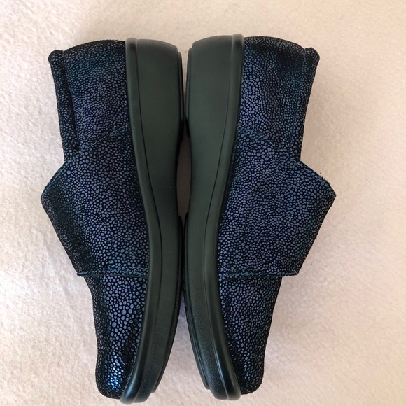 alegria peacock blu/purple leather slip on NWOT - Picture 10 of 11